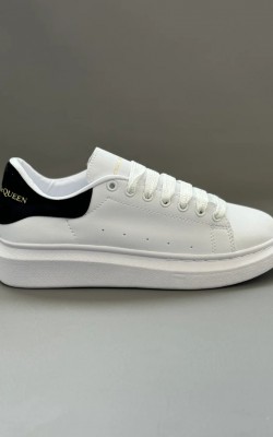 Alexander McQueen Beyaz Siyah Detay